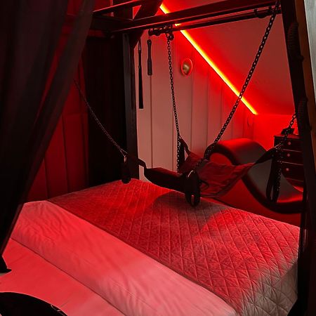 Exclusive Bdsm Apartment Krakow - Adults Only Extérieur photo