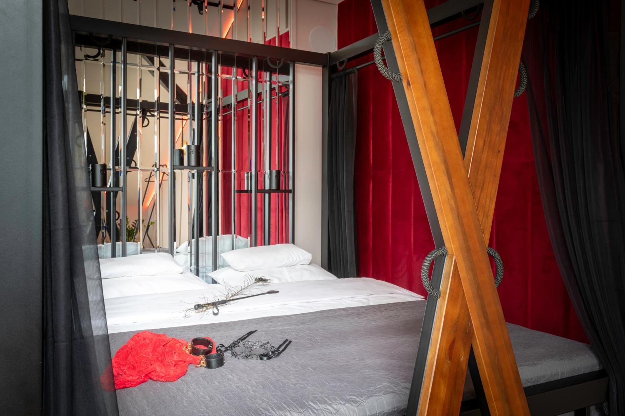 Exclusive Bdsm Apartment Krakow - Adults Only Extérieur photo