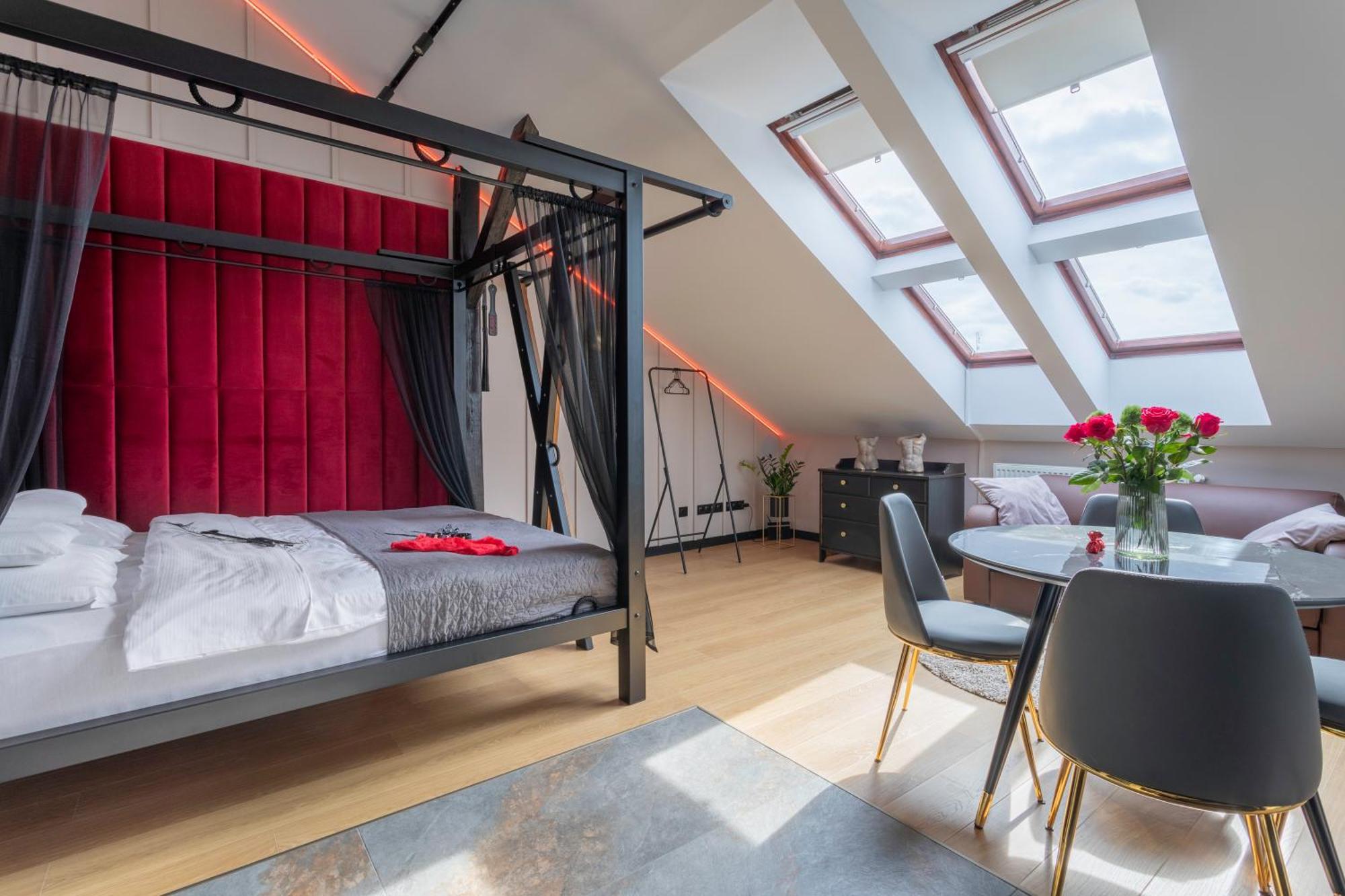 Exclusive Bdsm Apartment Krakow - Adults Only Extérieur photo